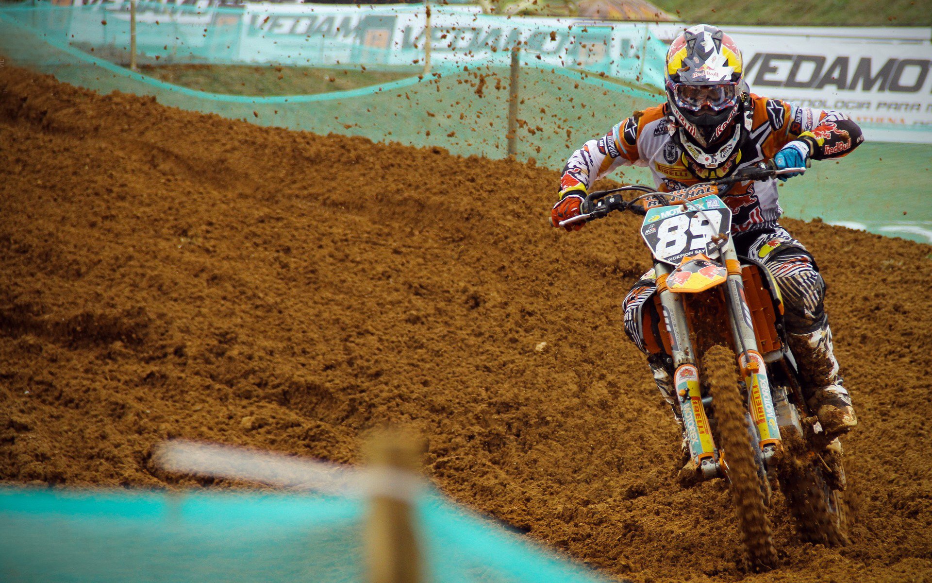 开云平台-轻骑绝尘,拉塞尔一停制胜背后的极限计算与唯一抉择